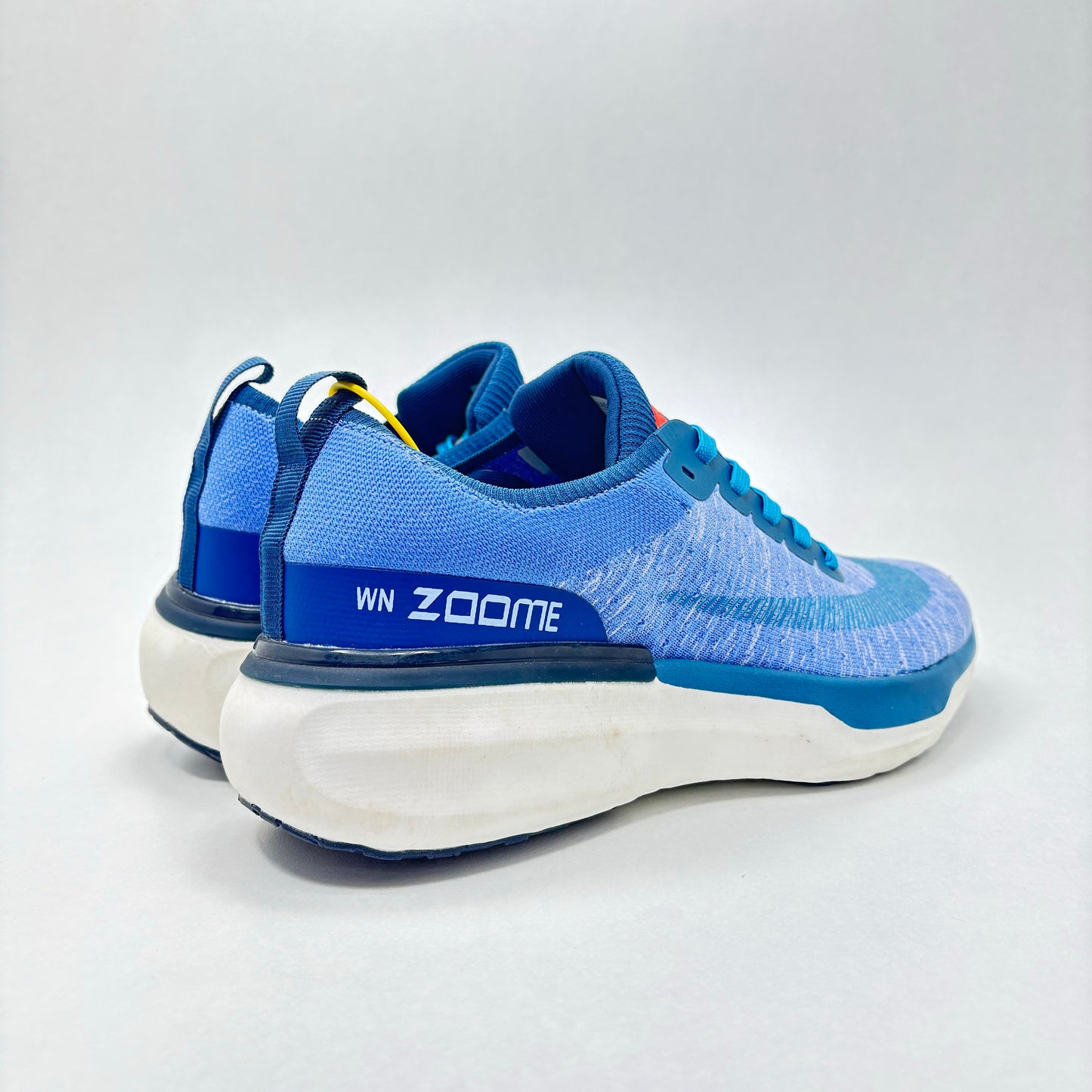 Running shoes ZOOME