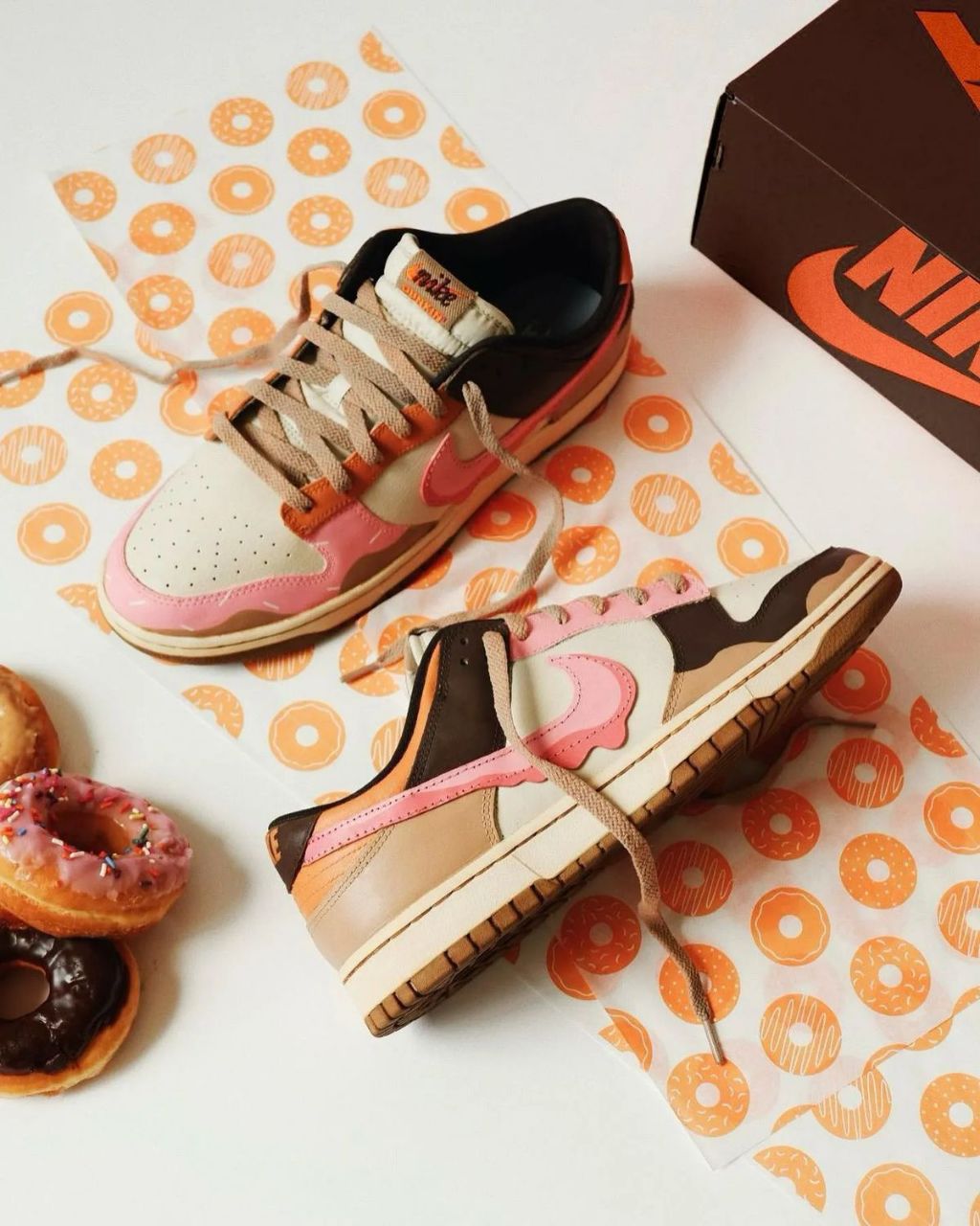 NIKE SB DUNK ‘WHAT THE DUNKIN DONUT’